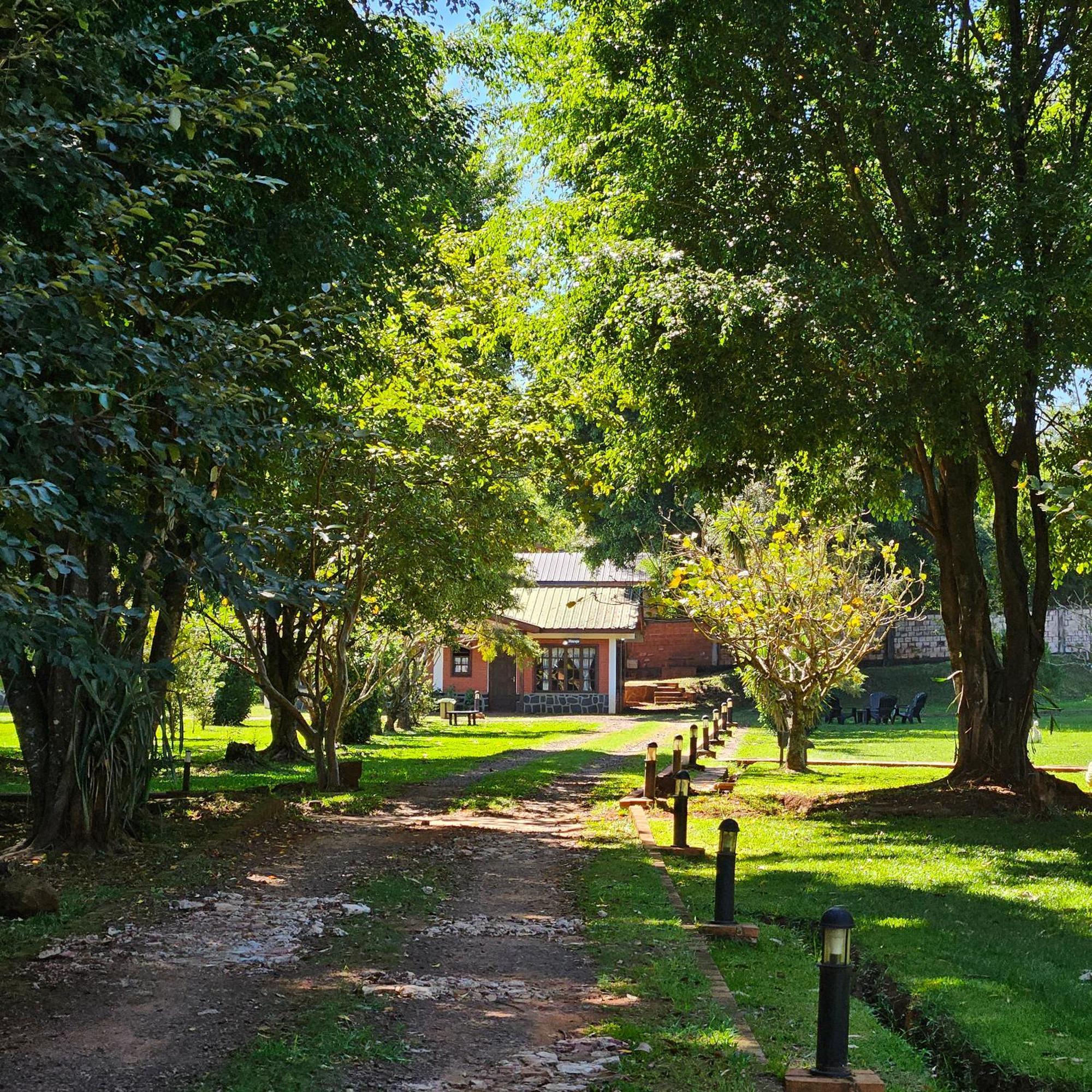 Cabañas El Refugio del Mensu Puerto Iguazú Exterior foto