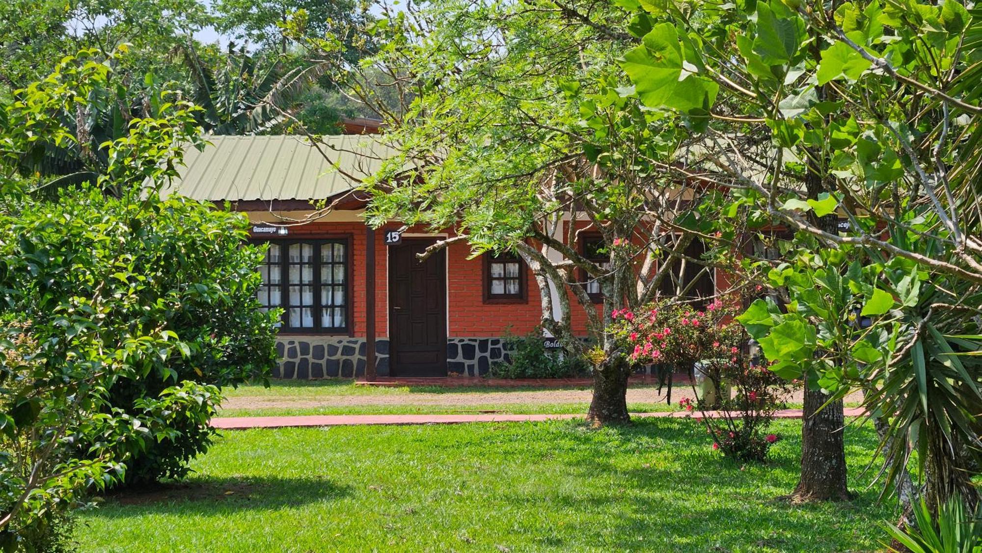 Cabañas El Refugio del Mensu Puerto Iguazú Exterior foto
